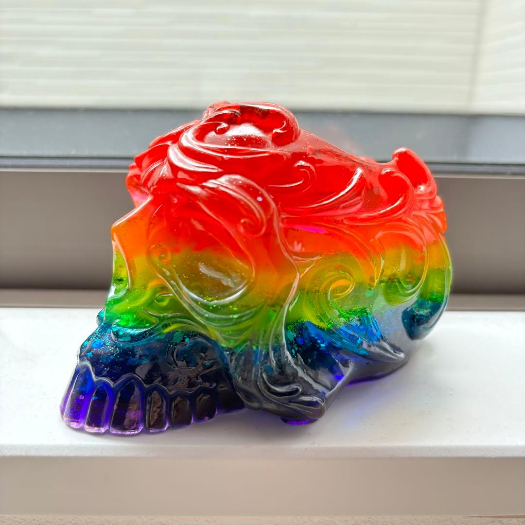 レジン　骸骨の小物入れ　レインボーラメ