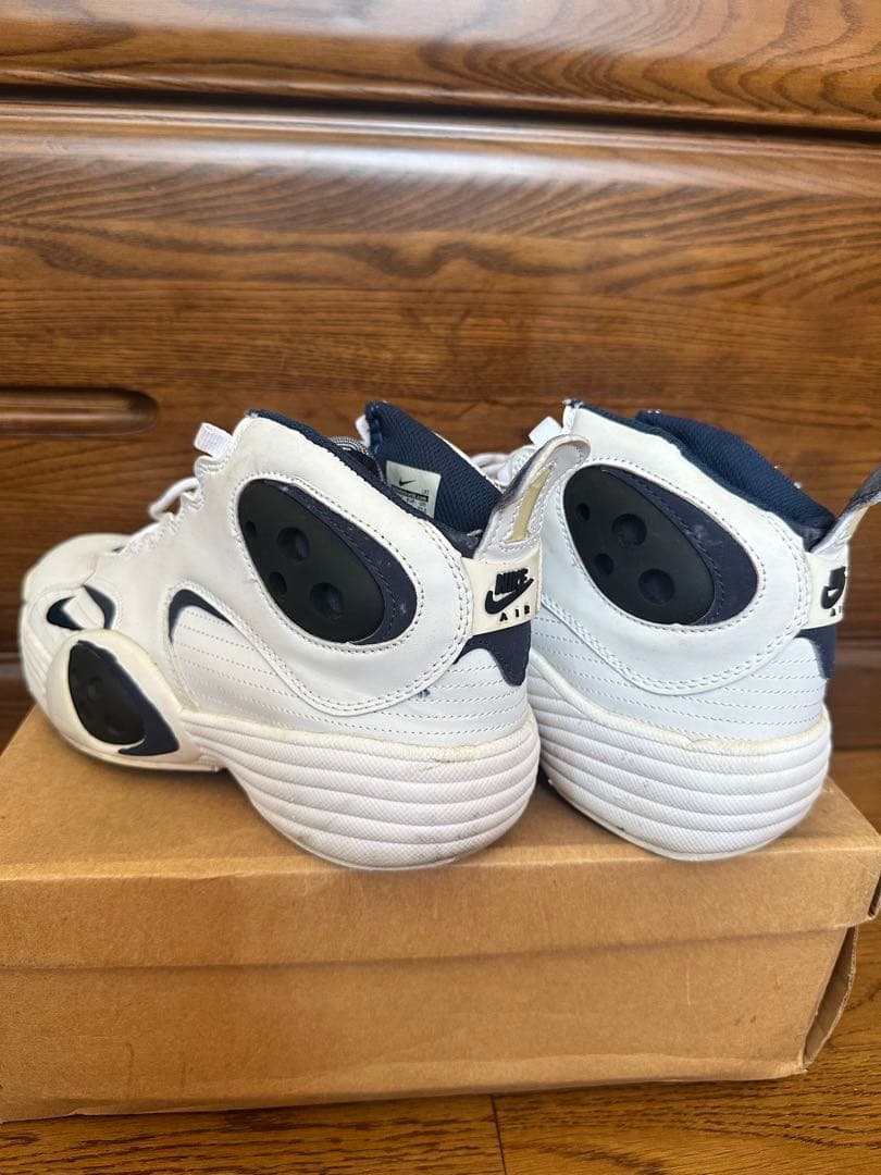 Nike エア バスケットボールシューズ ホワイト/ネイビー