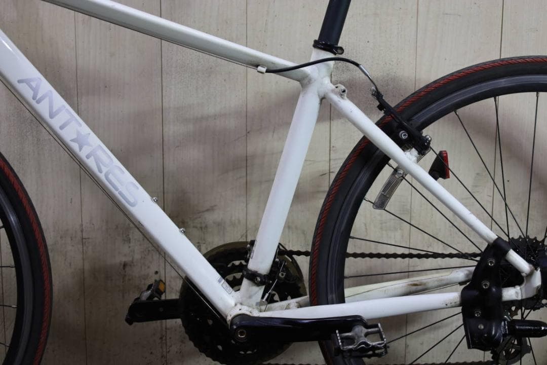 ANTARES(アンタレス)700C アルミ 24速 440mm 白クロスバイク
