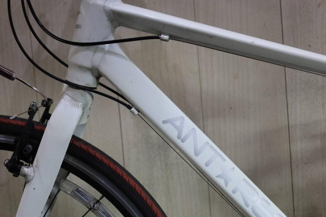 ANTARES(アンタレス)700C アルミ 24速 440mm 白クロスバイク