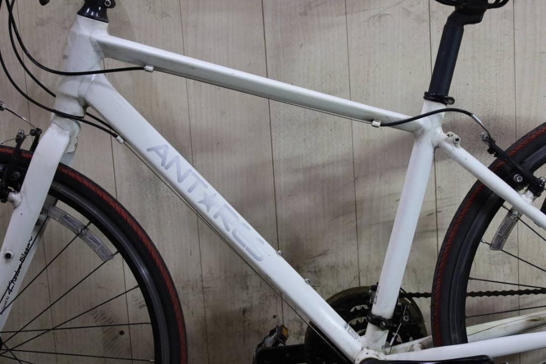 ANTARES(アンタレス)700C アルミ 24速 440mm 白クロスバイク