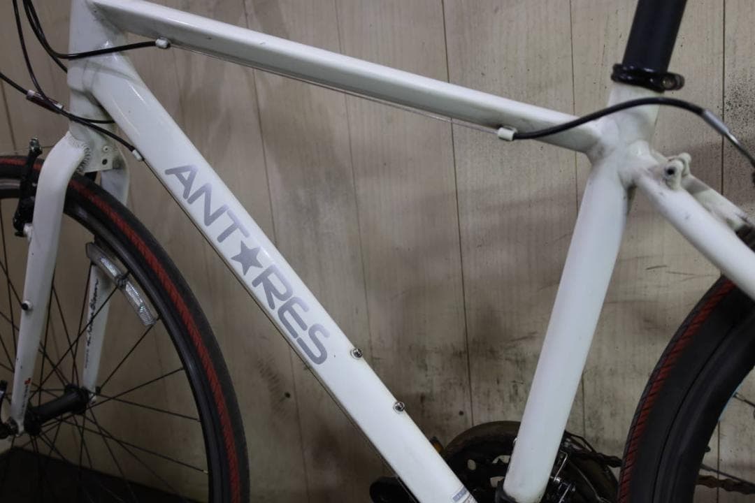 ANTARES(アンタレス)700C アルミ 24速 440mm 白クロスバイク