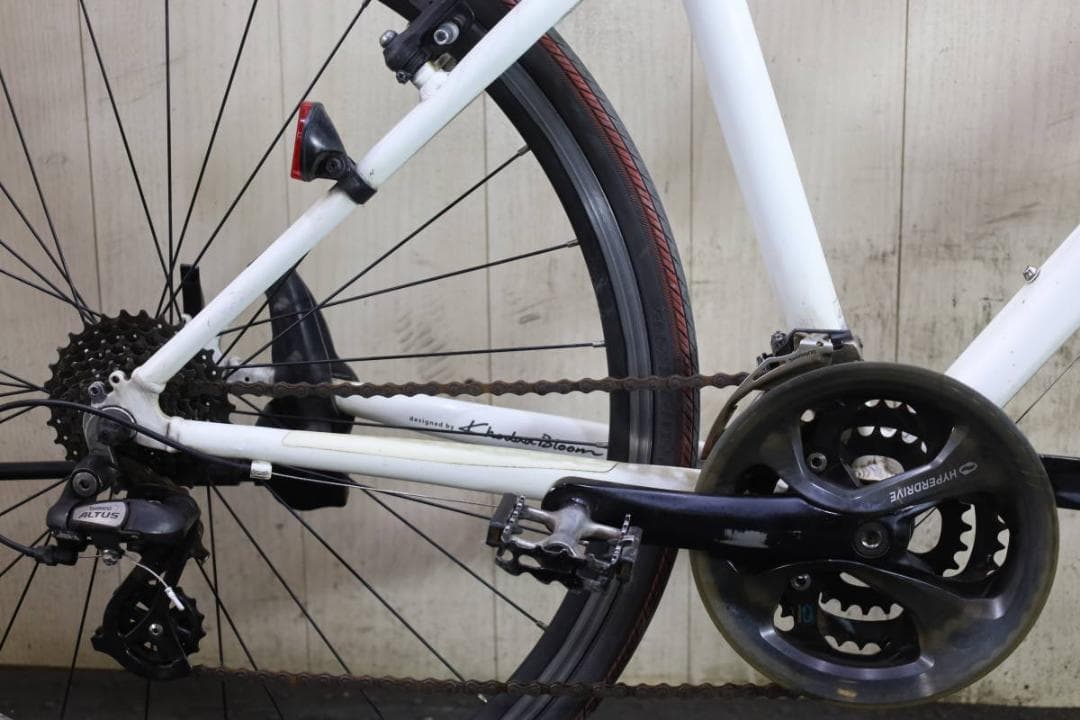 ANTARES(アンタレス)700C アルミ 24速 440mm 白クロスバイク