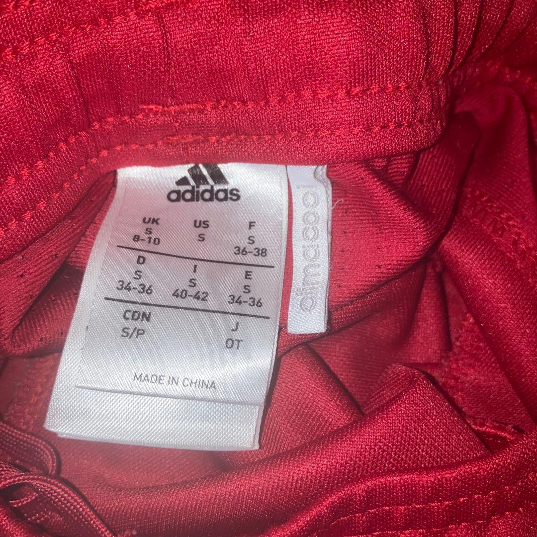 adidas トラックスーツ