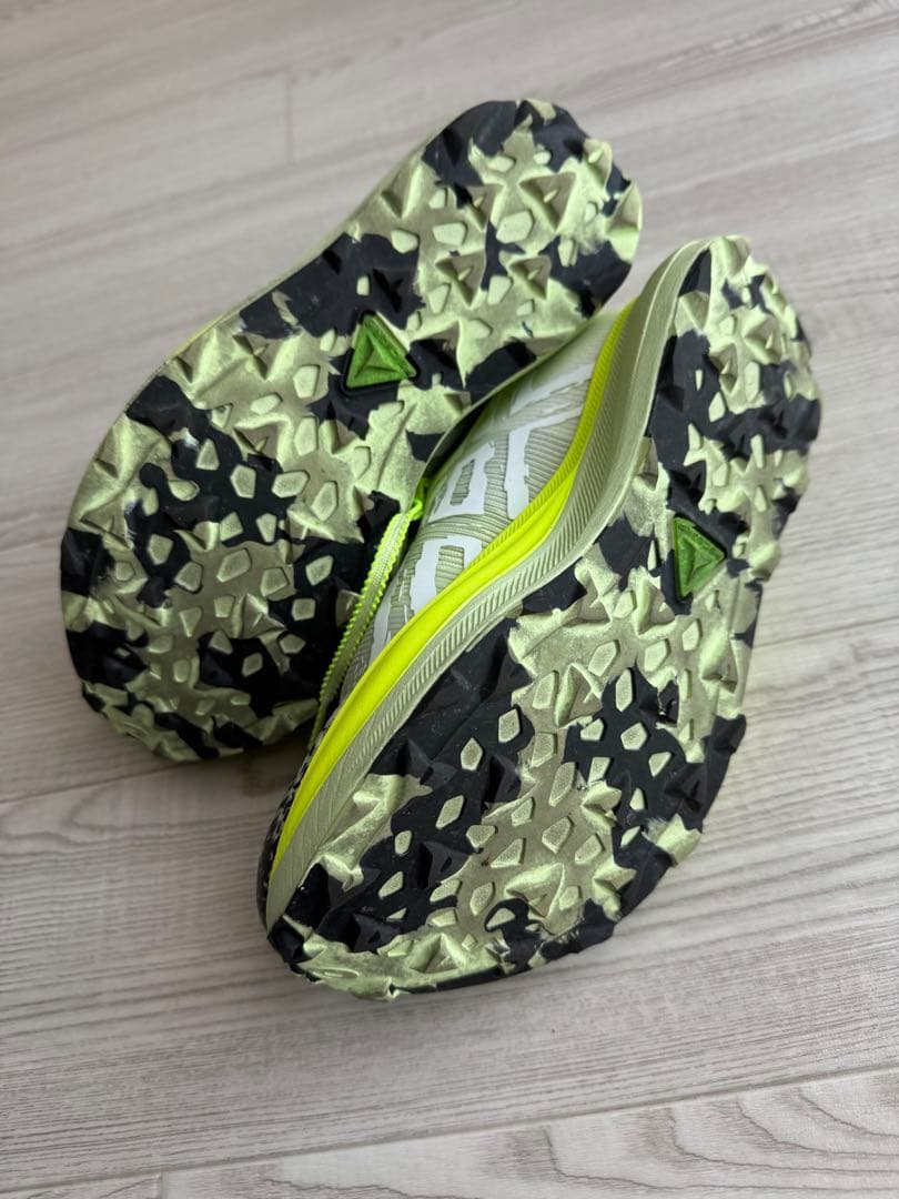 ASICS メタフジトレイル24.5センチ