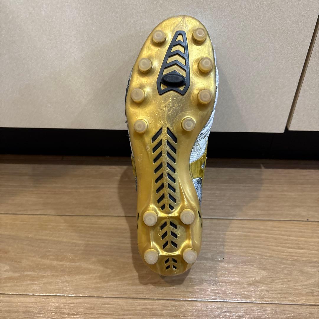 ミズノ モレリアIIIβ セルヒオ・ラモスモデル　26cm