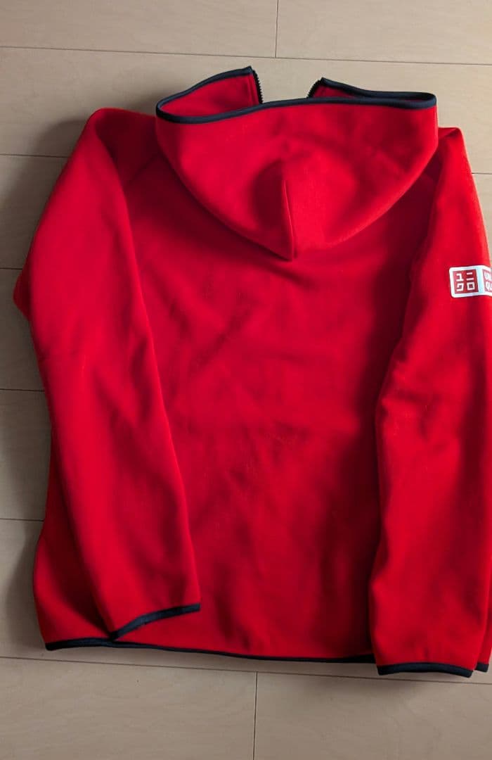 UNIQLO 赤 フルジップ フード付きジャージ