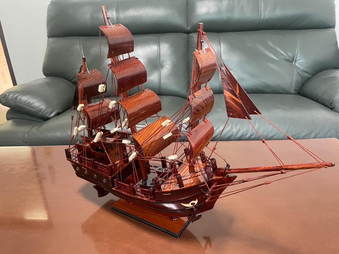 帆船模型　木製　ローズウッド　木製帆船　船　モデルシップ　職人手作り　舟　軍艦