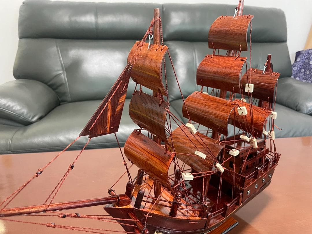 帆船模型　木製　ローズウッド　木製帆船　船　モデルシップ　職人手作り　舟　軍艦