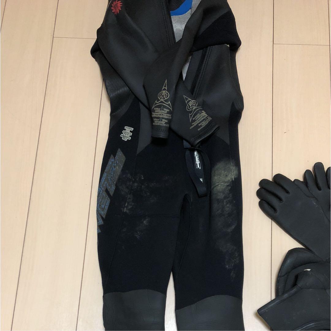 ウェットスーツ ブーツ手袋込み