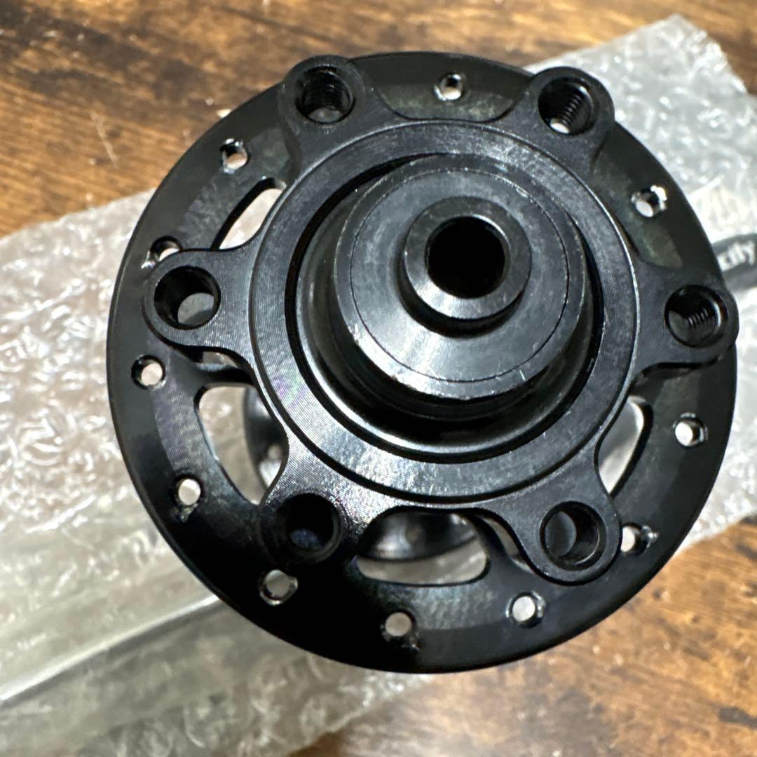 パーツ VELOCITY Race Disc Front Hub Black