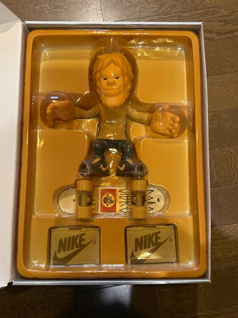 新品！2体セットNIKE SB（ナイキ）× MEDICOM TOYコラボ限定