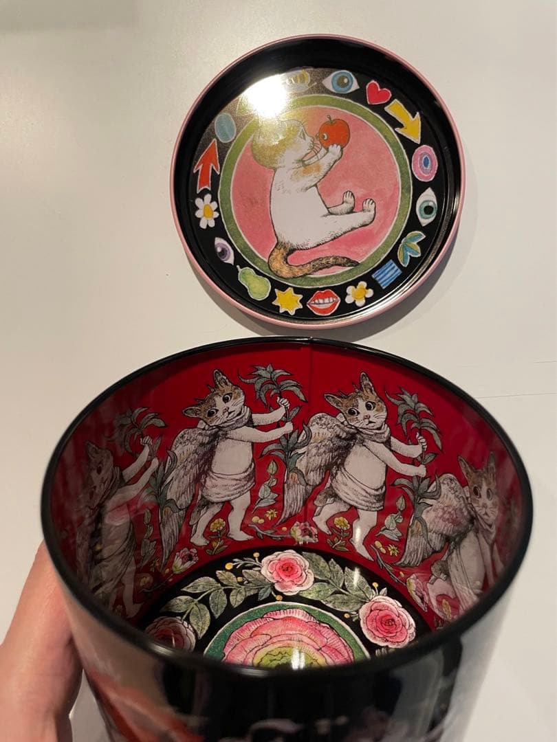 ヒグチユウコ　丸缶