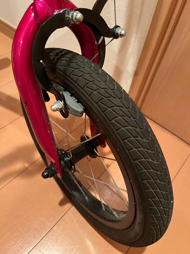 ストライダー14X ピンク　STRIDER　14X　スタンド付き