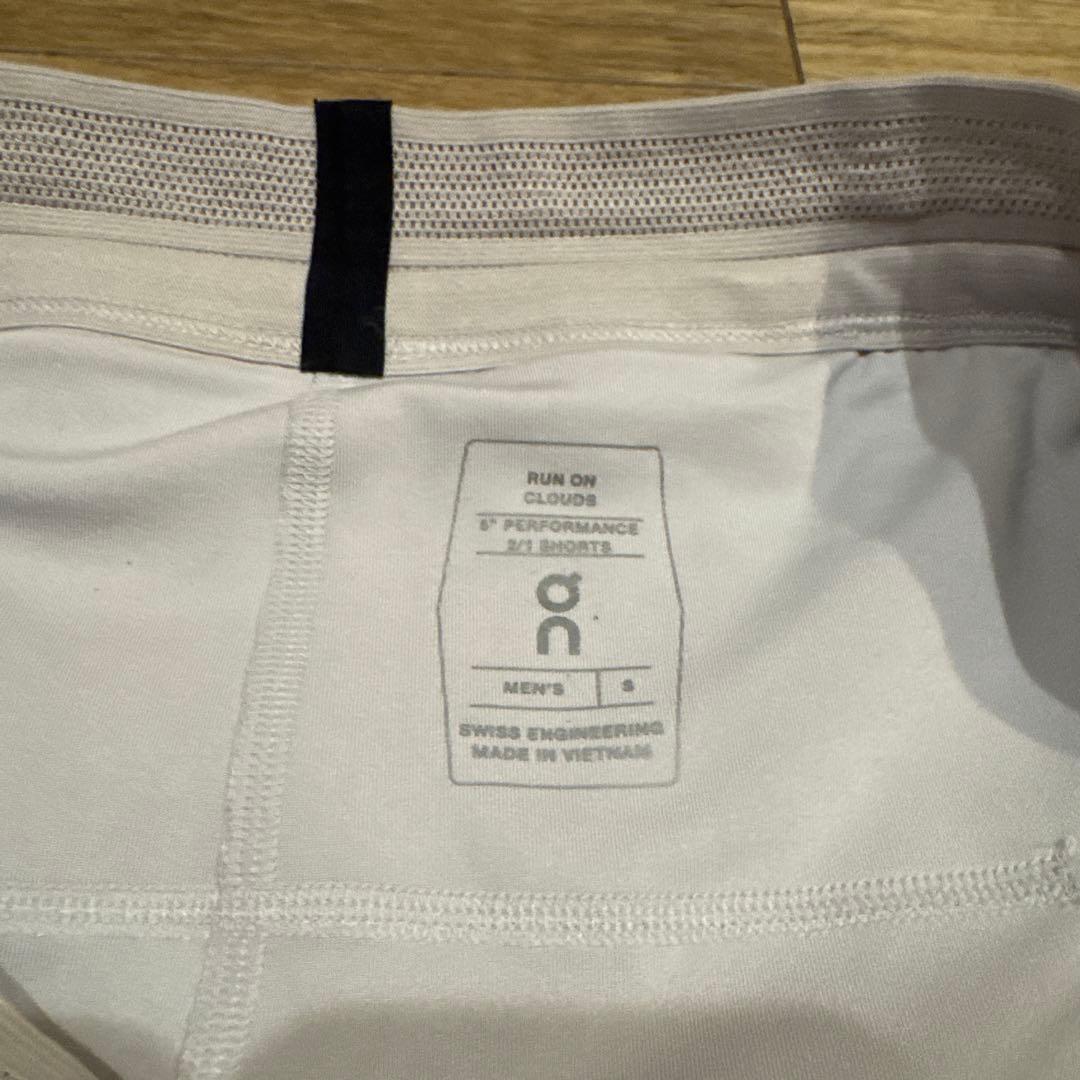 On Men’s 5” Performance 1/2 Shorts S