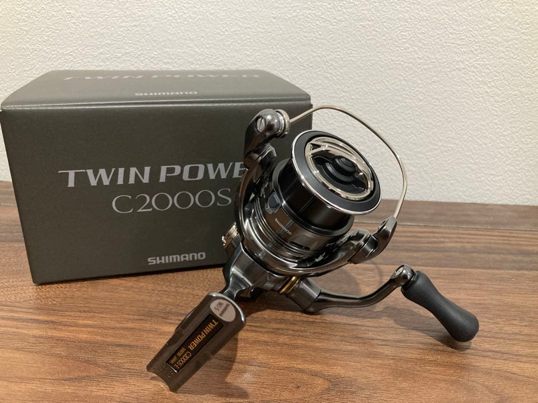 SHIMANO 24TWIN POWER C2000S スピニングリール
