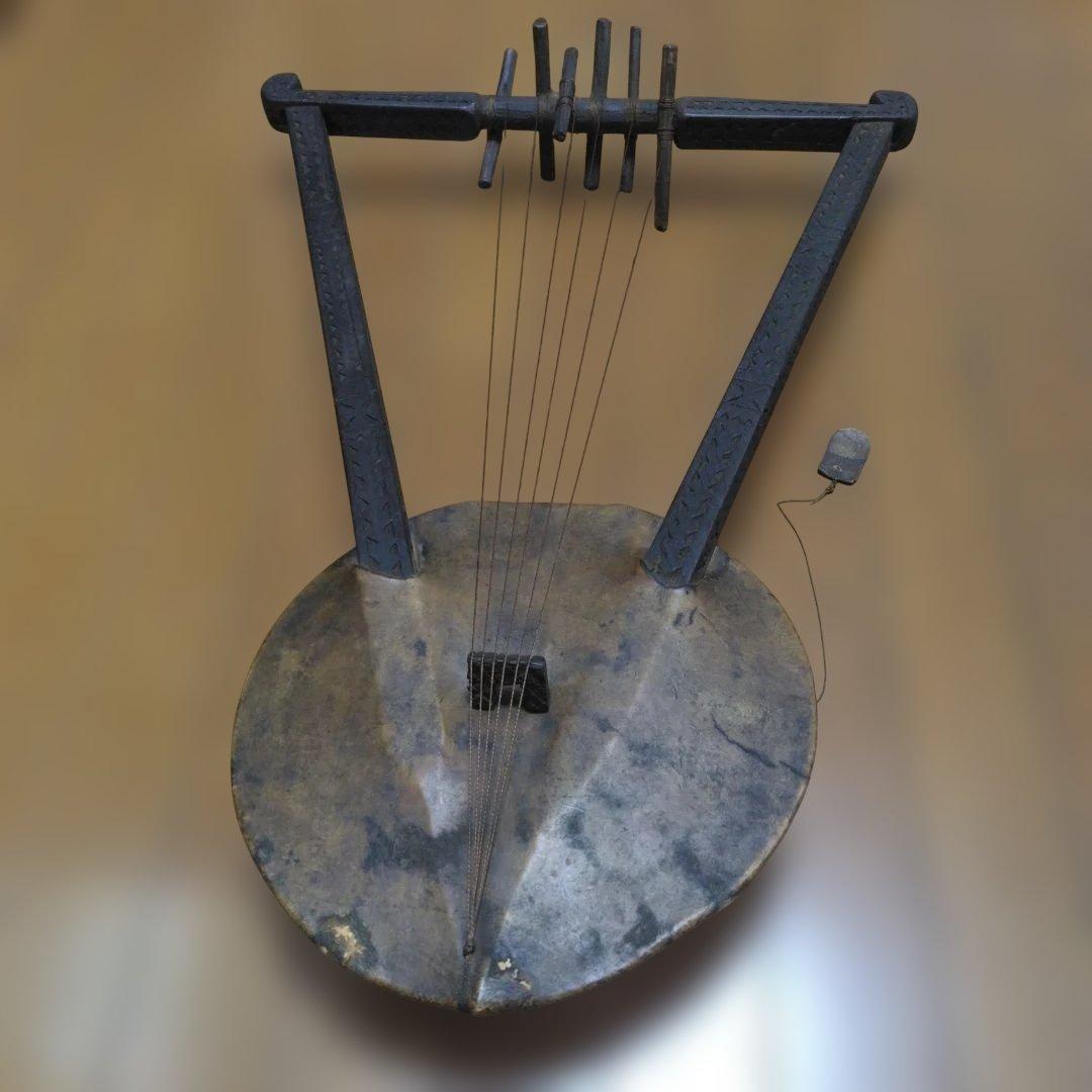 中型弦楽器 エチオピアの楽器