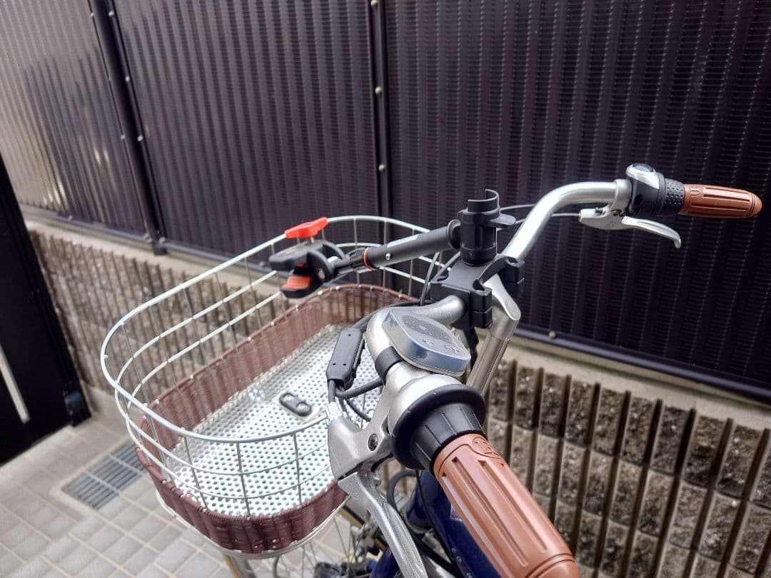 電動アシスト自転車 青色 前バスケット付き