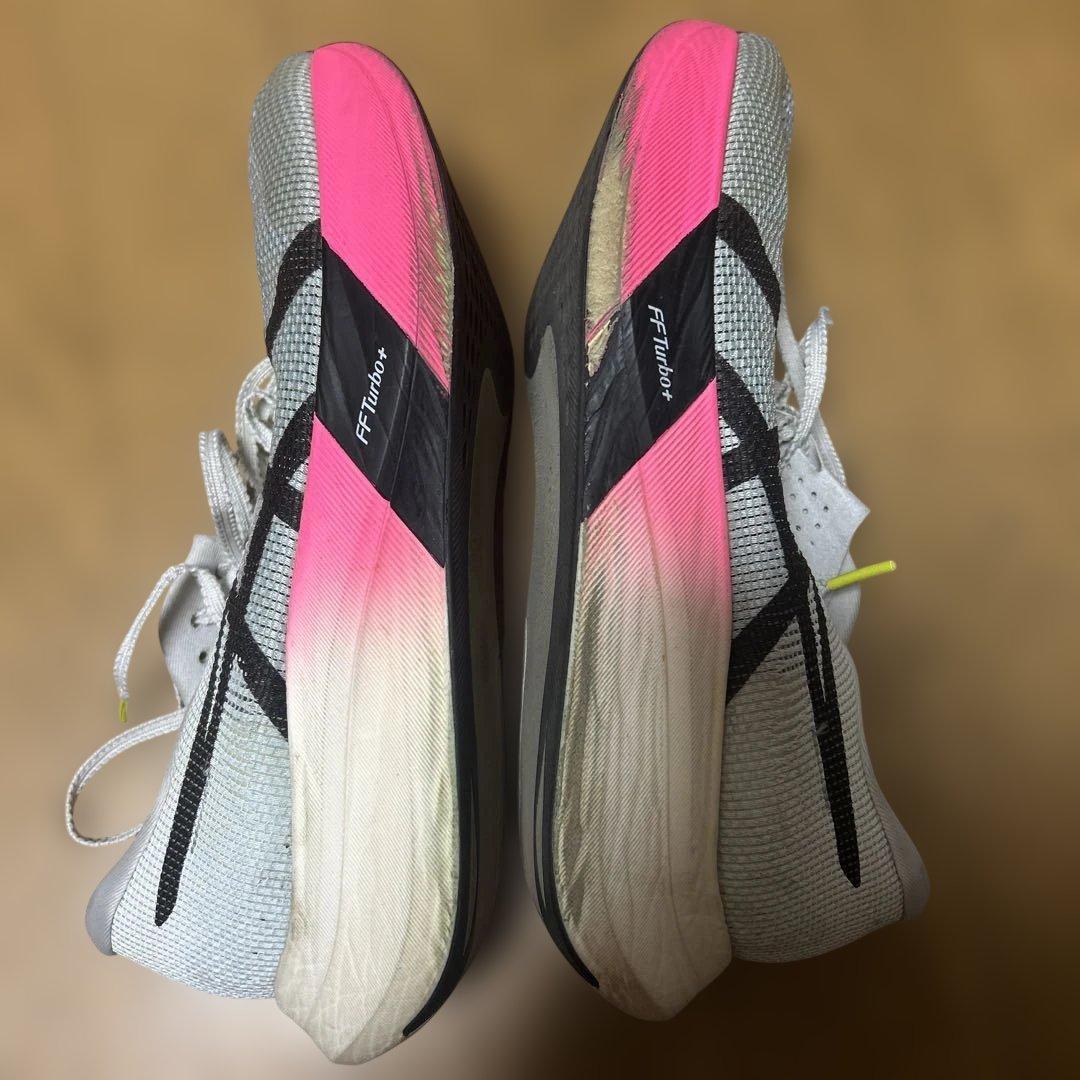 ASICS メタスピードエッジパリ