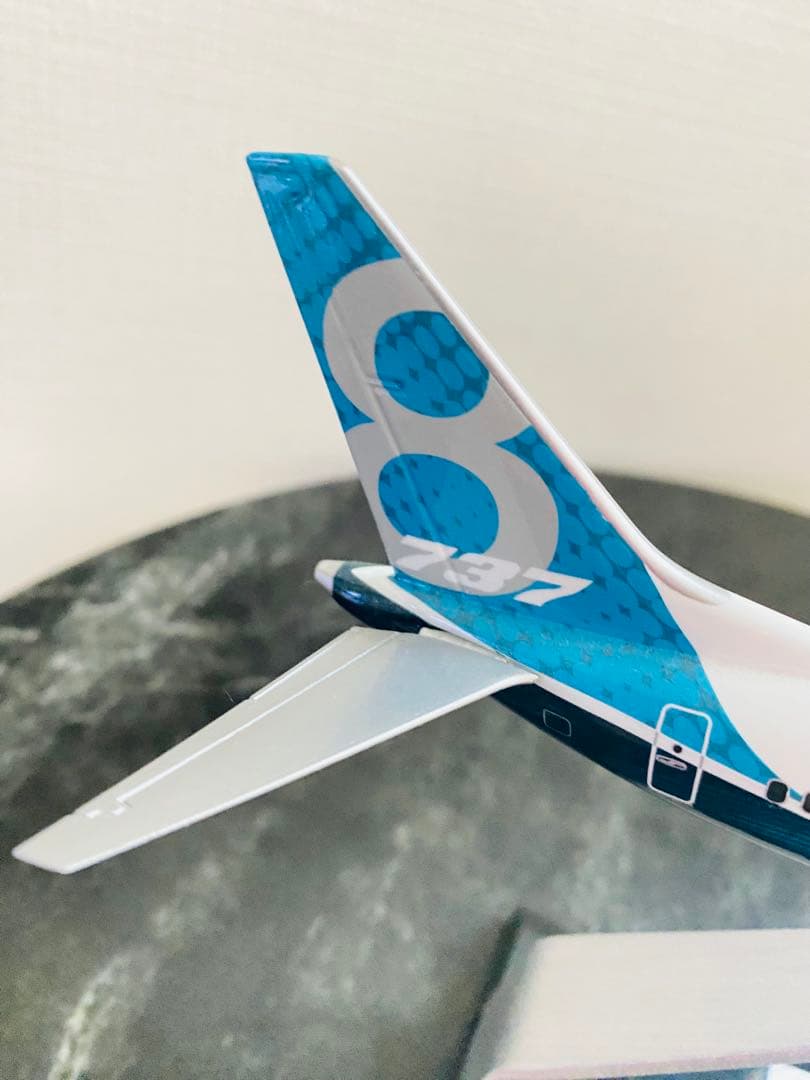 BOEING ボーイング 737 MAX 8 1:144スケール