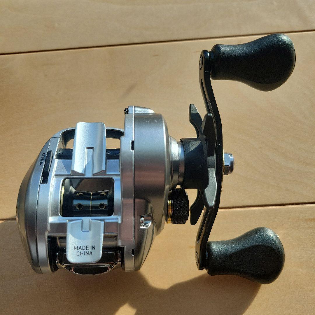 【ちんぱん】DAIWA 24バスＸ 100HL 7.5:1 左巻き