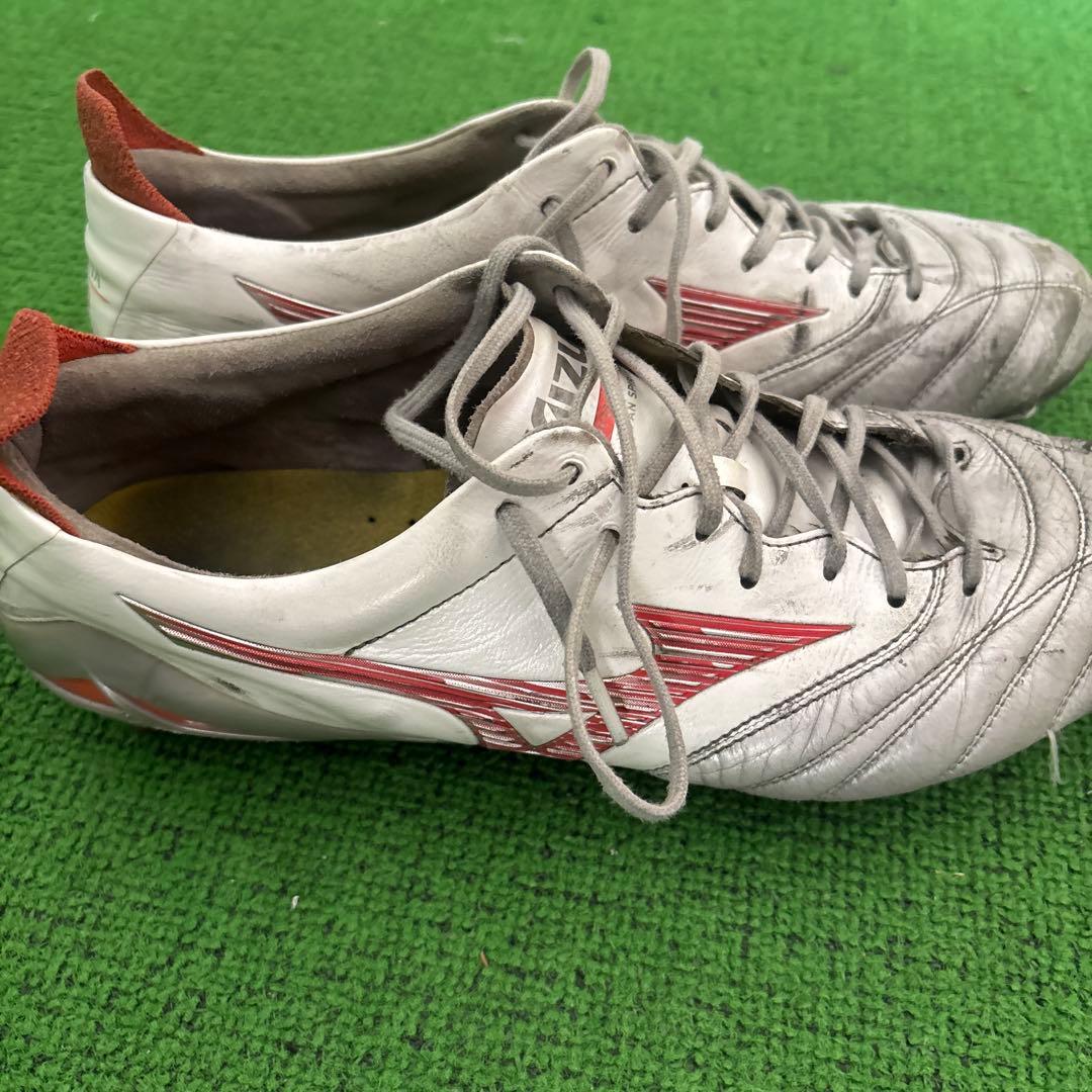Mizuno モレリアサッカーシューズ ホワイト/レッド完売商品