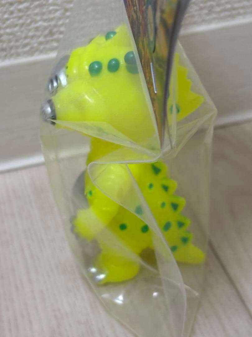 MAXTOY ミニソフビ怪獣 テツオン 蛍光イエロー　未開封