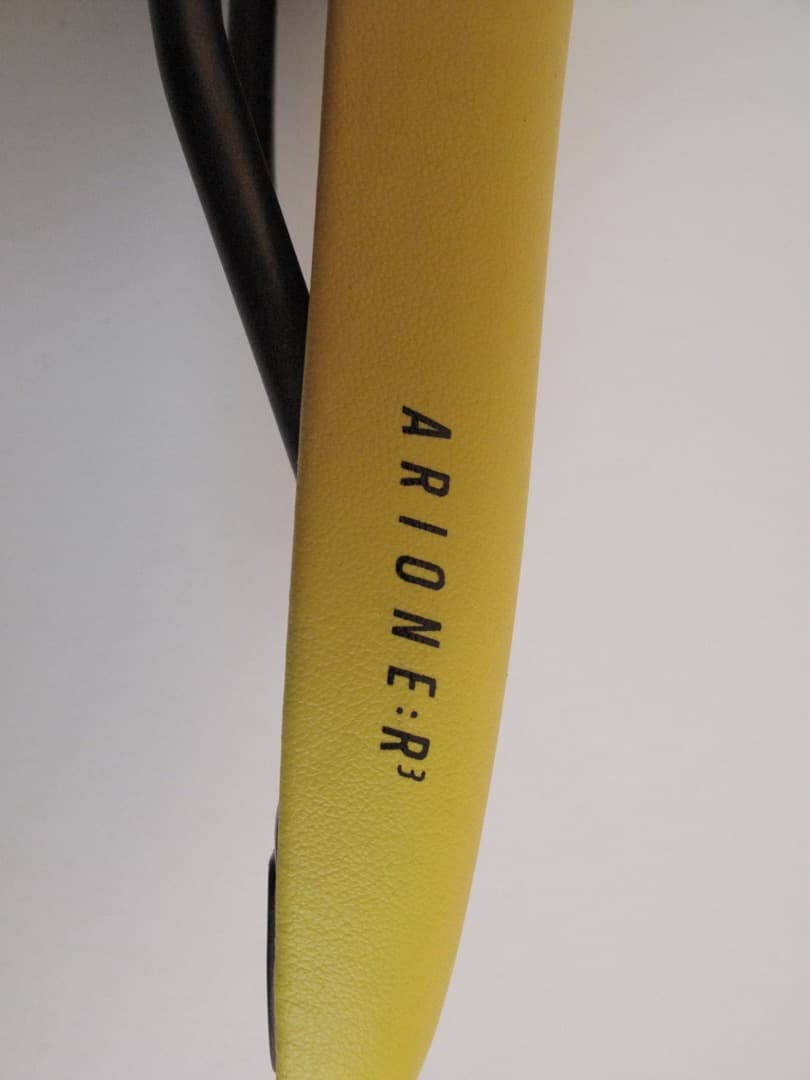 Fizik Arione R3 Test saddleイエロー サドル Kium