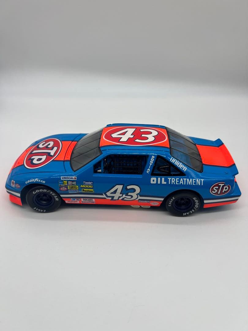 No460ミニカー1/18箱ありRICHARD PETTY STP GRAND