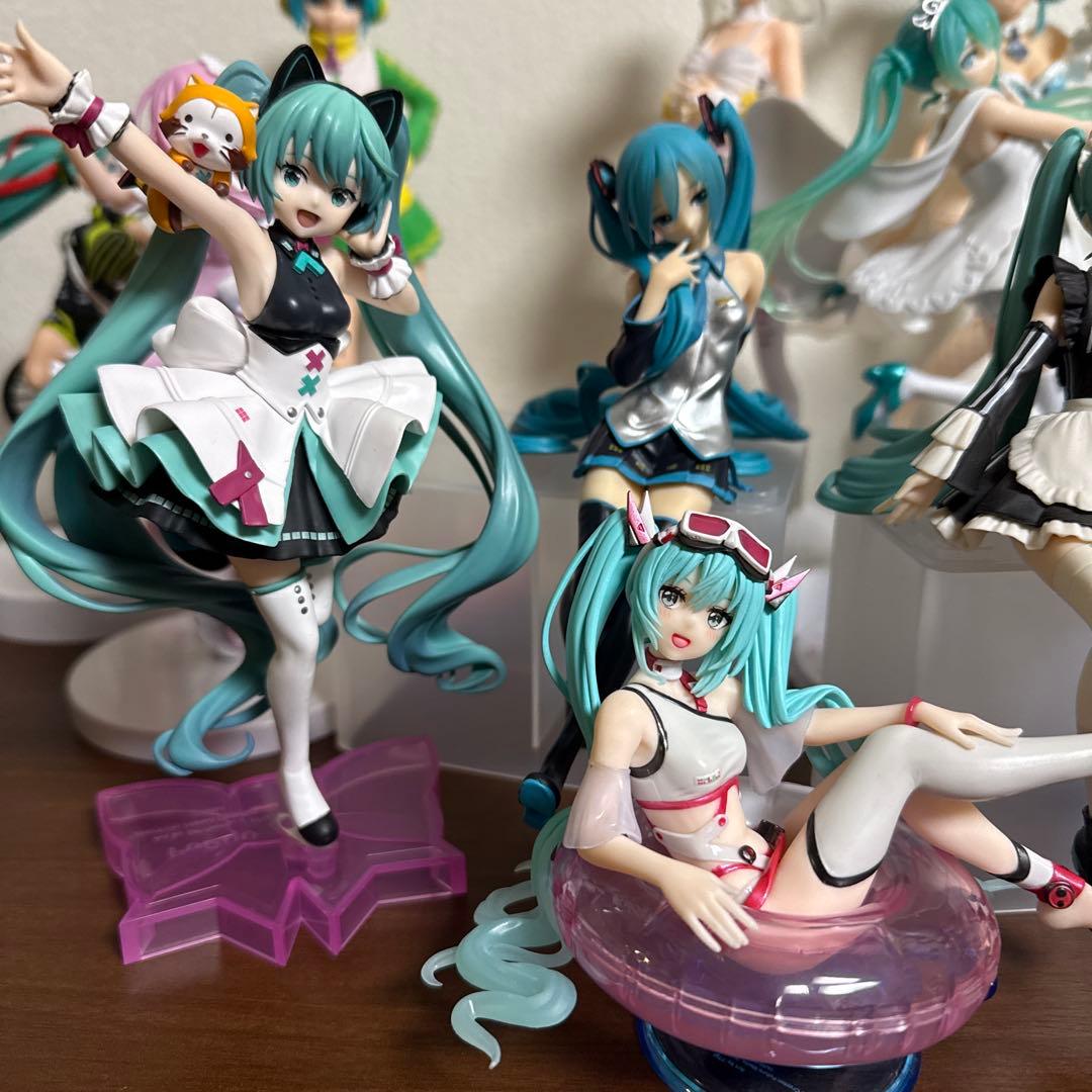 初音ミク　フィギュア　16体　まとめ売り