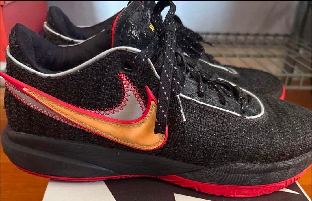 シューズ(男性用) Nike LeBron 20 Black/University Red 26
