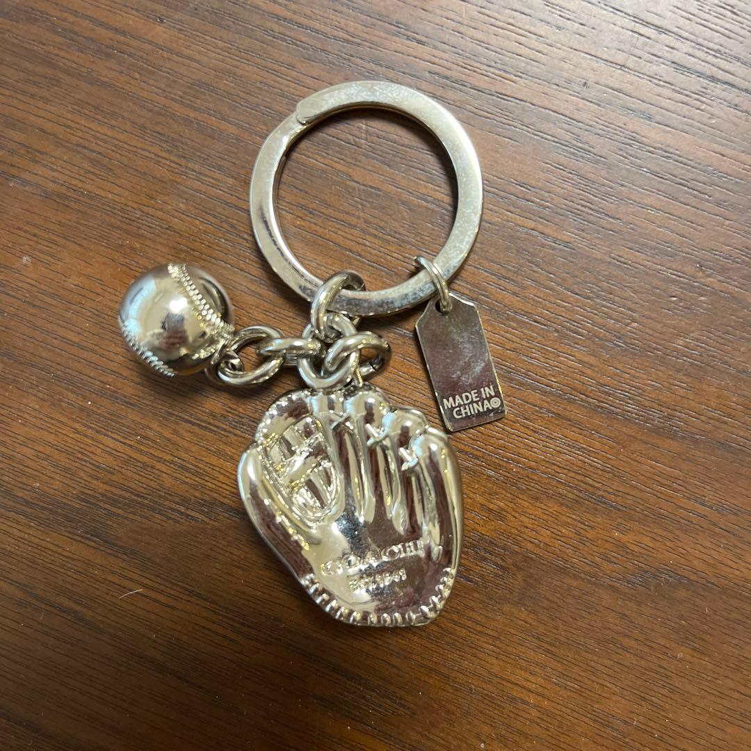 COACH 野球グローブ ボール キーホルダー
