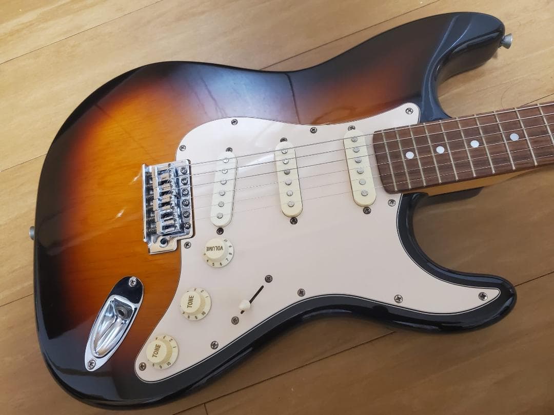 ギター VINTAGE ASSEMBLED GUITAR