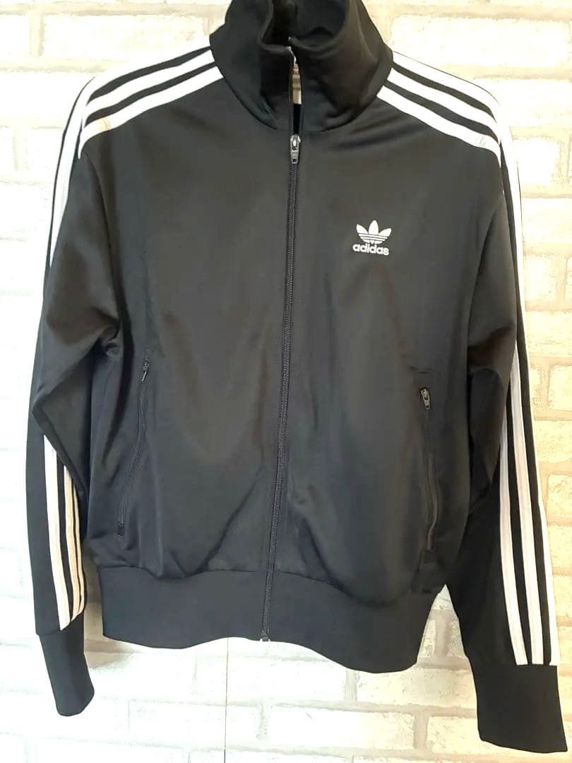 adidas ブラック トラックスーツ 上下セット　サイズ違い