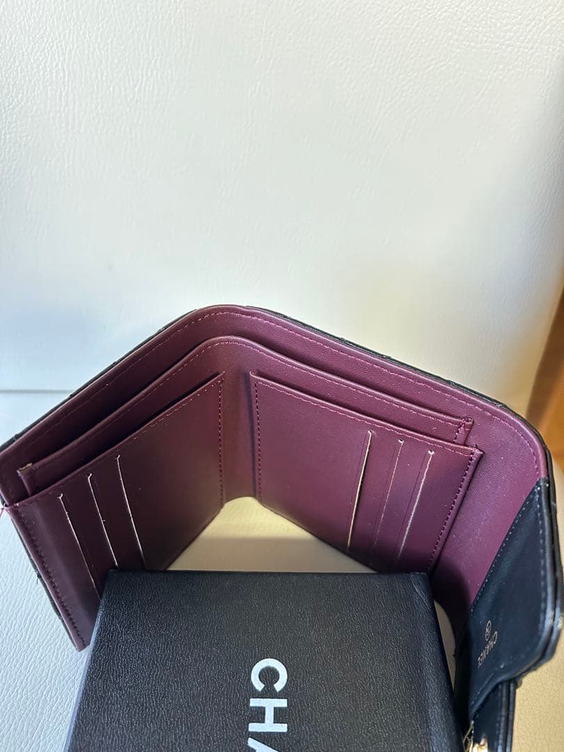 CHANELノベルティ二つ折り財布ゴールド金具