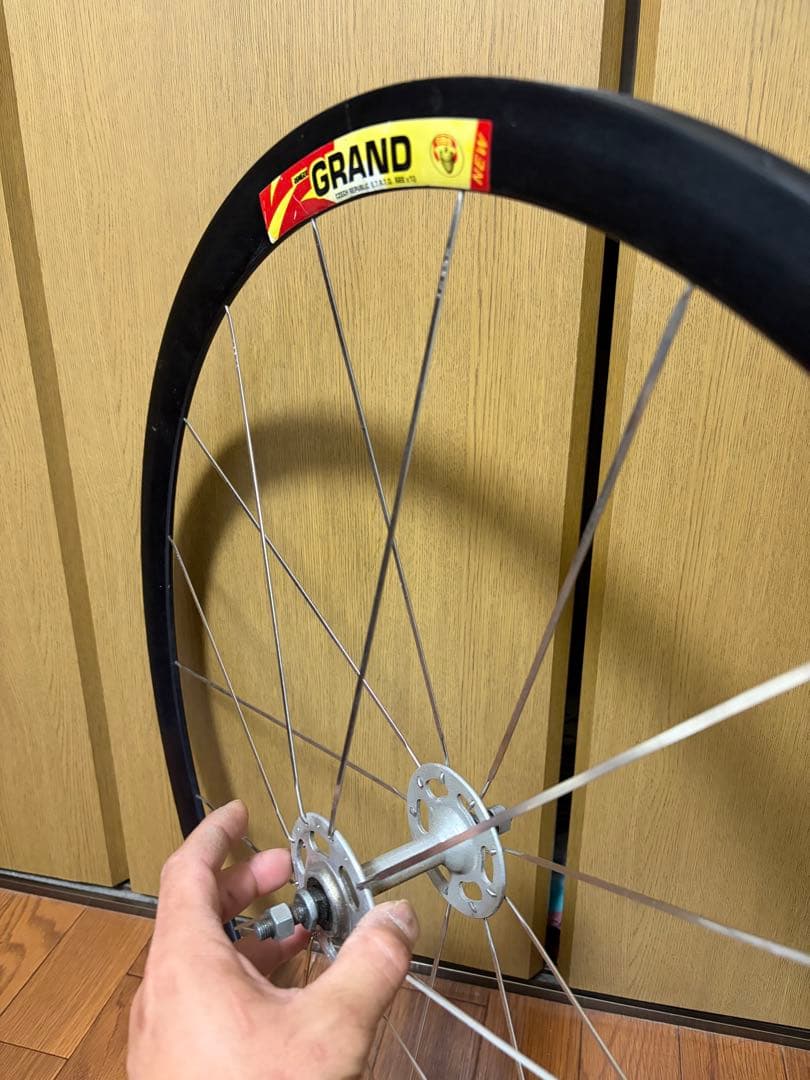 ピスト　フロントホイール　kalavinka