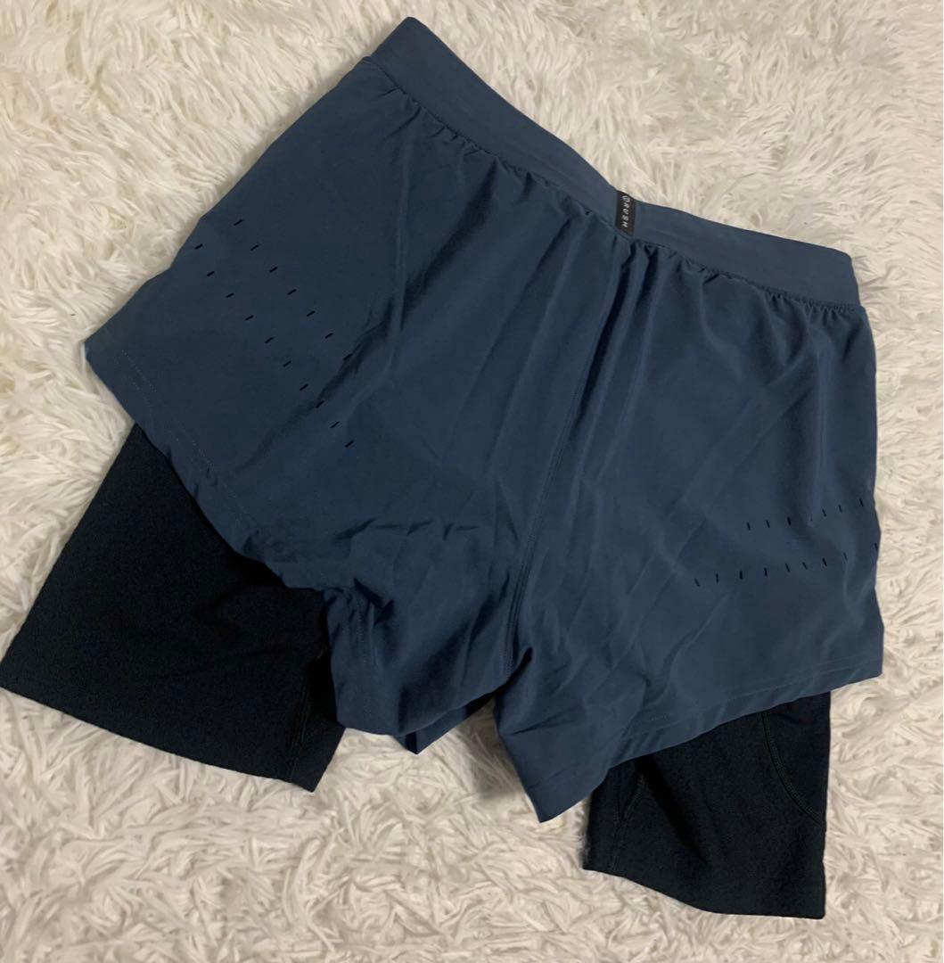 未使用！UNDER ARMOUR ショートパンツ　ストレッチ　XLサイズ