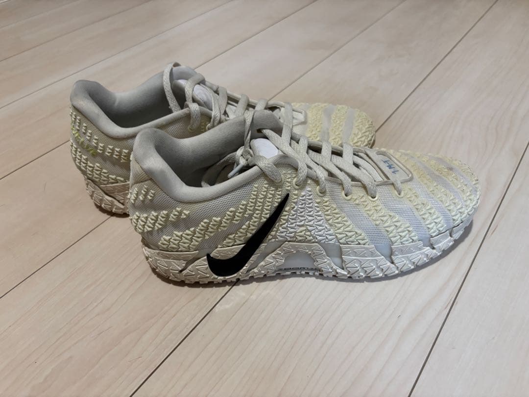 Nike バスケットボールシューズ クリーム/ホワイト