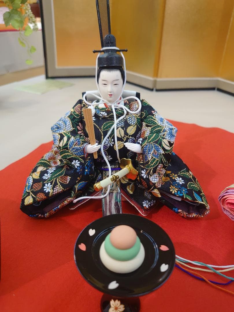 ●新品●　おひなさまセット　金襴衣装とお道具のセット