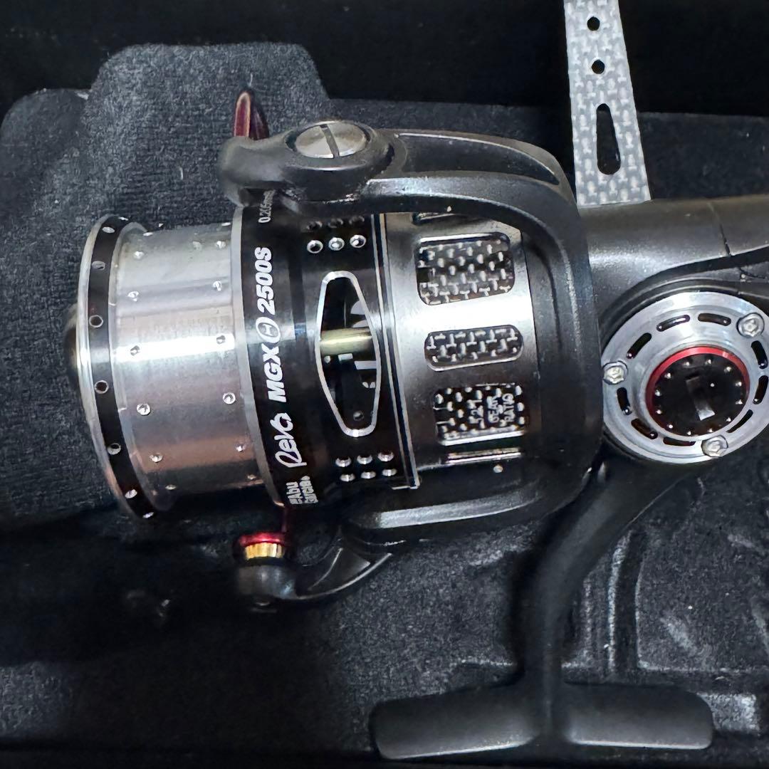 新品　AbuGarcia アブガルシアREVO MGX THETA 2500S