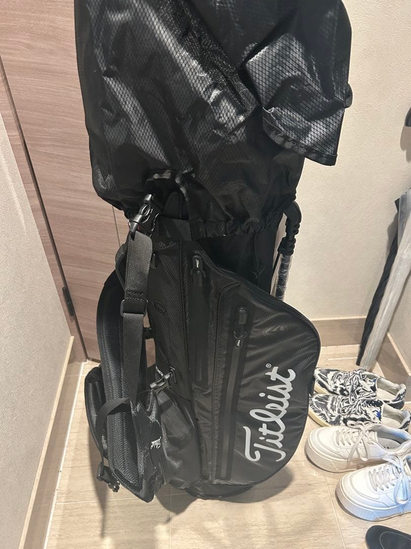 週末限定値引き中　Titleist ブラック スタンドバッグ