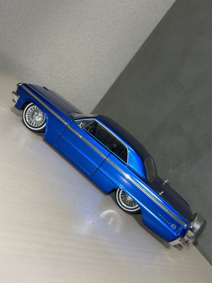 Jada 64' シボレー インパラ 1/24 ミニカー