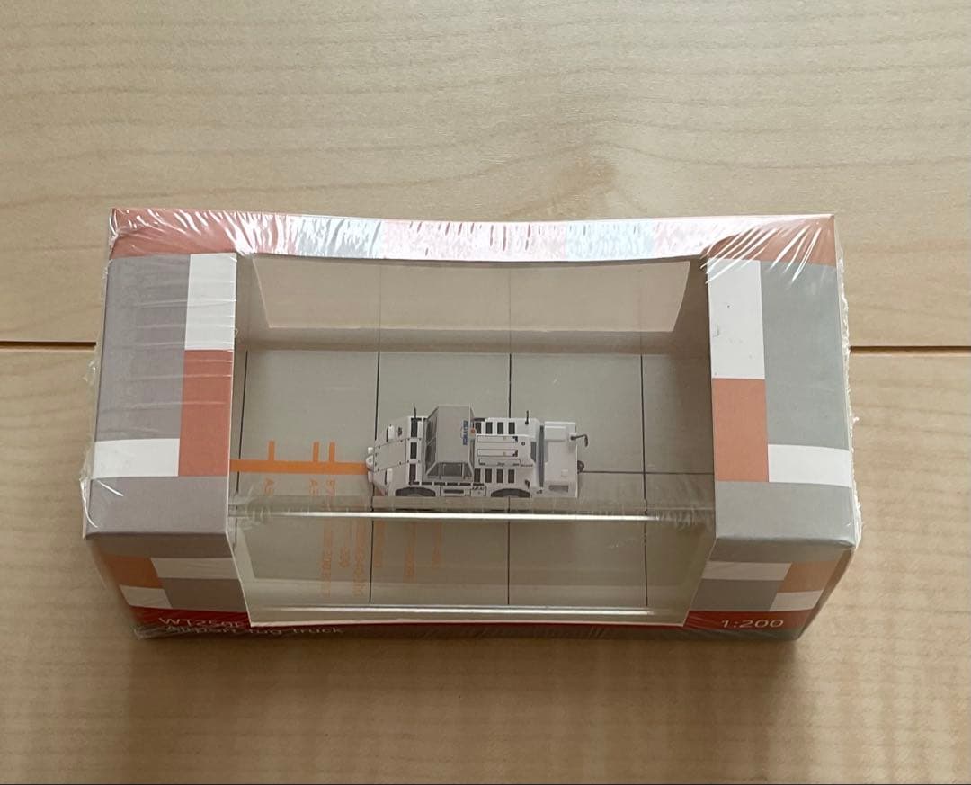 JAL 日本航空 トーイングトラクター 1/200
