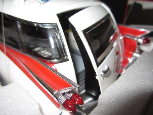 マテル　ホットウィール　ゴーストバスターズ　1/18　ECTO-1　エリート