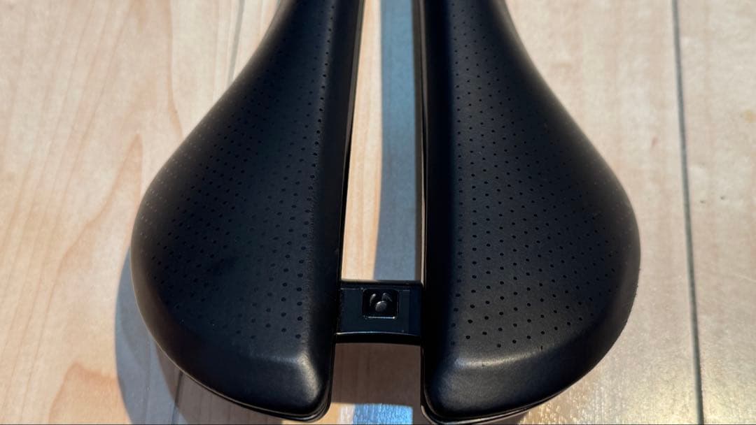 Bontrager AEOLUS COMP サドル　リアライトマウント付