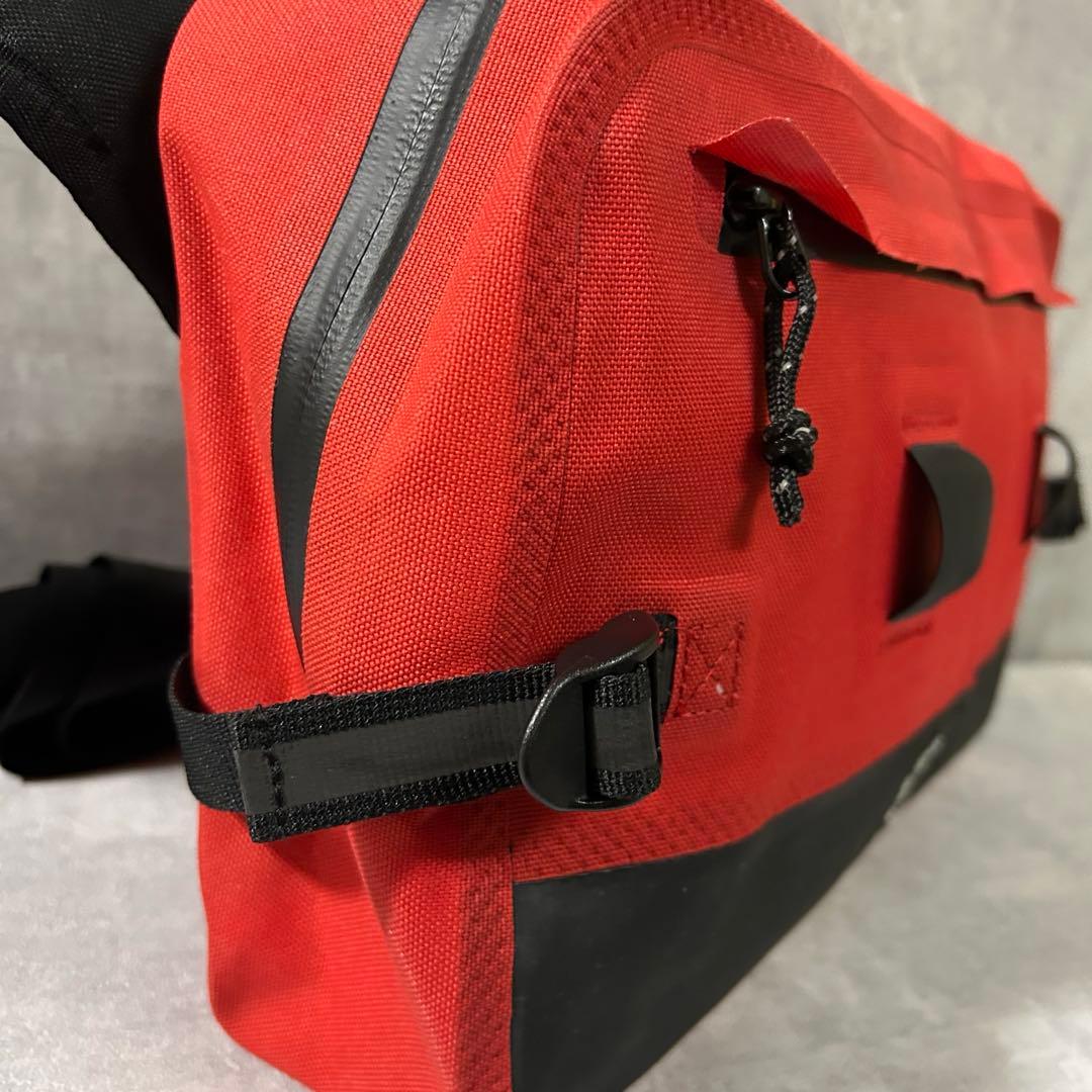 CHROME URBAN EX SLING10L完全防水ボディバッグサイクル