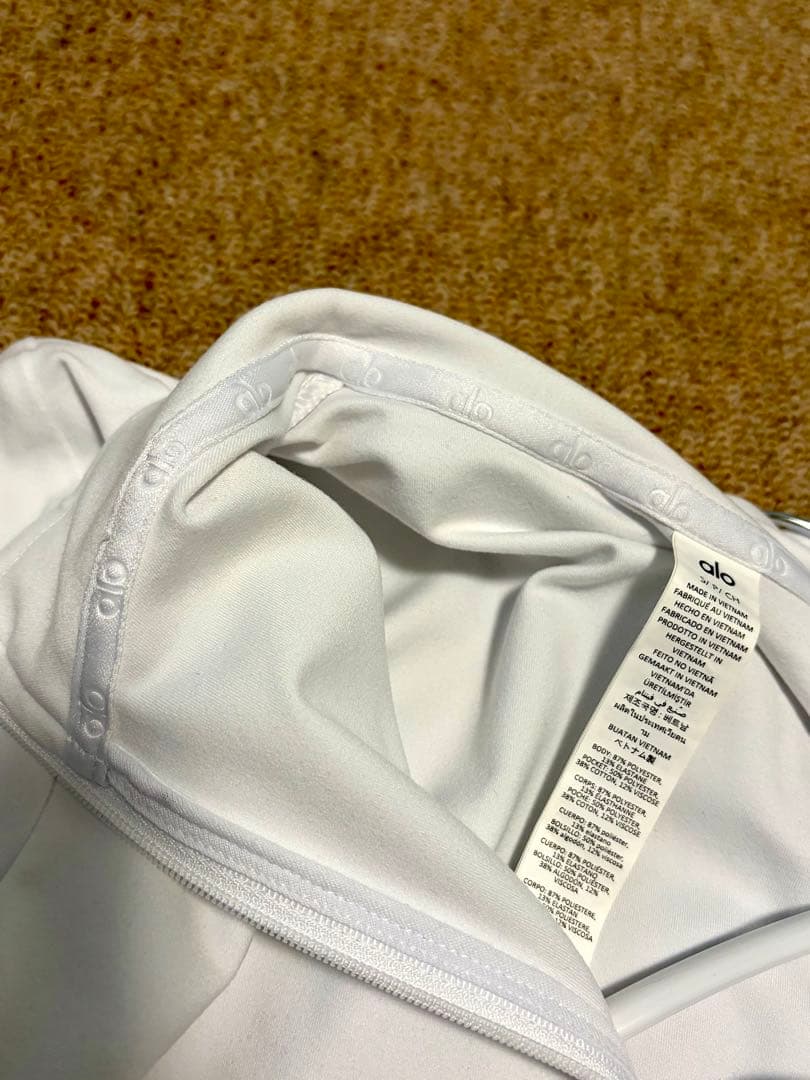 【新品タグ付き】alo yoga トップス ハーフジップ トレーニングウェア