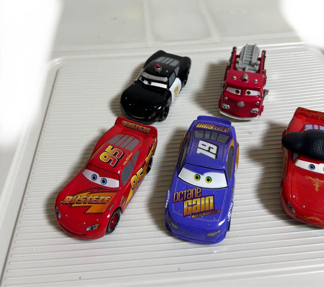 カーズ、ミニカー、BOBBY SWIFT No.19（大きいミニカー）