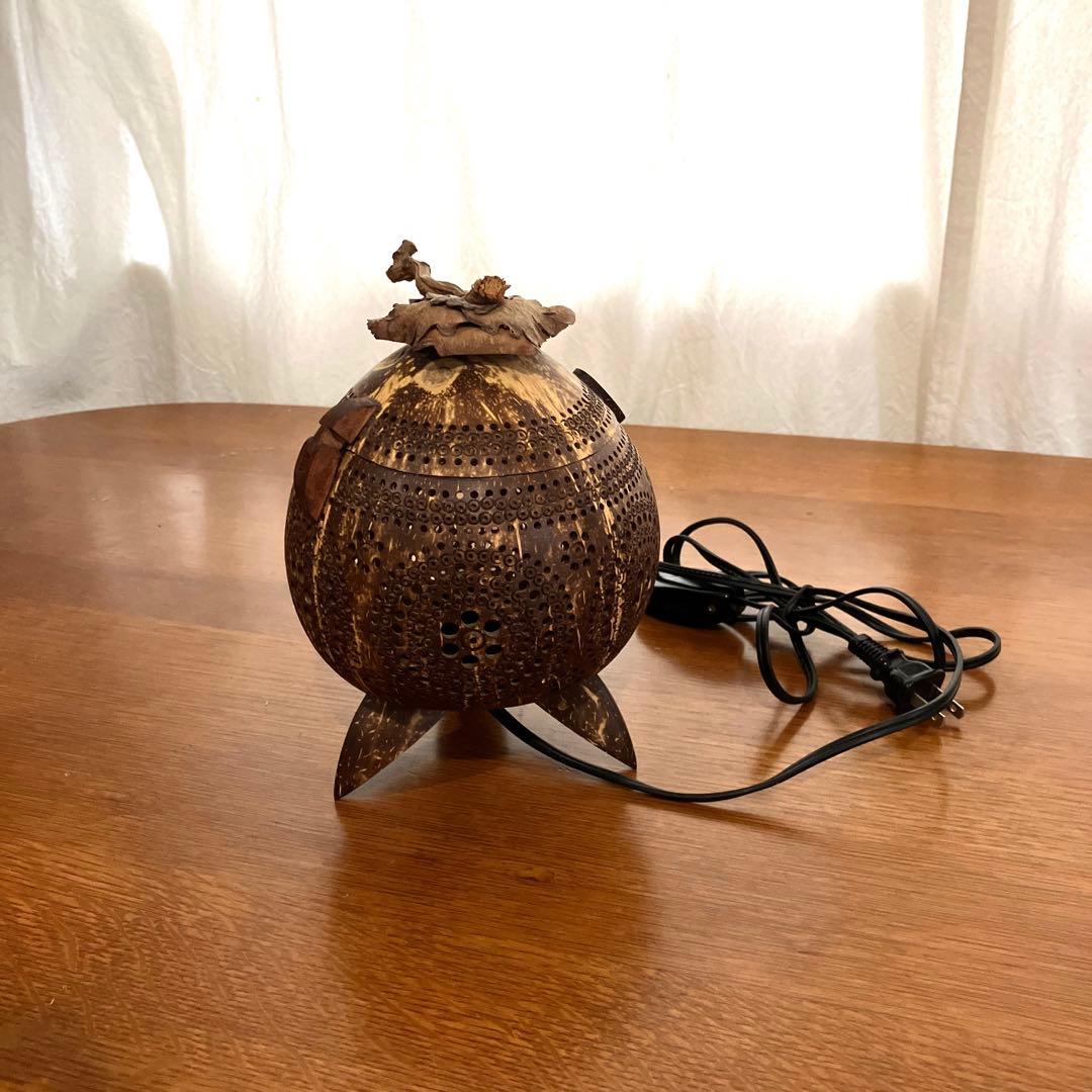 ココナッツ調アートランプ　小型の照明　レトロ