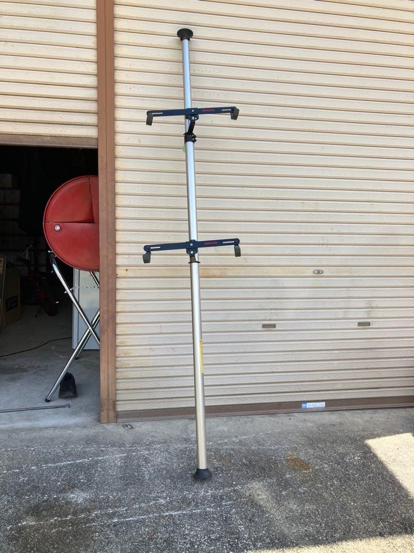 MINOURA  バイクタワー　天井突っ張り式　中古品